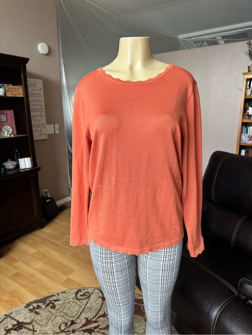 Grace Karin scalloped hem & collar lightweight sweater-size L